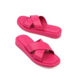 Capone Outfitters Women's Capone Cross-Band Fuchsia Slippers