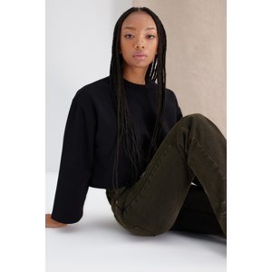 Trendyol Black More Sustainable Thick Fleece Comfort Cut Crop Crew Neck Knitted Sweatshirt