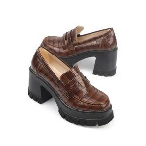 Capone Outfitters Round Toe Medium Heeled Women's Loafer