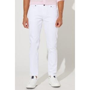 AC&Co / Altınyıldız Classics Men's White 360 Degree Stretchy Slim Fit, Slim-fit Diagonal Pattern Trousers.