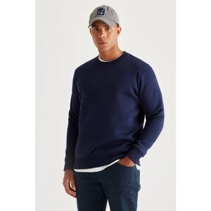 AC&Co / Altınyıldız Classics Men's Navy Blue Standard Fit Normal Cut 3 Thread Crew Neck Cotton Sweatshirt with Inner Fleece