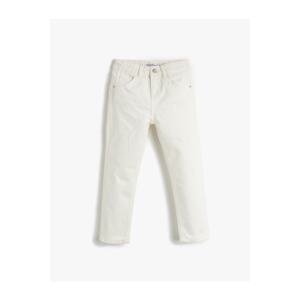 Koton Jeans with a comfortable fit are Pockets. Cotton - Mom Jeans with an Adjustable Elastic Waist.