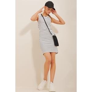 Trend Alaçatı Stili Women's White Crewneck Striped Sleeveless Knitwear Dress