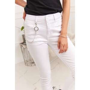 Vypasované bílé džínové džíny