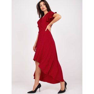 Červené večerní šaty s delším zadním dílem