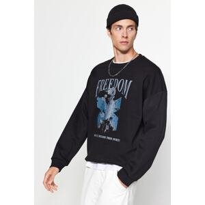 Trendyol Black Men's Oversize/Wide-Fit Crew Neck Printed Fleece Interior Cotton Sweatshirt.