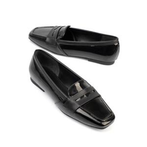 Capone Outfitters Blunt Toe Buckle Women's Ballerinas