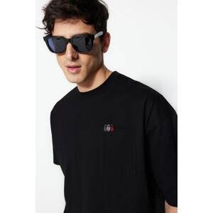 Trendyol Men's Black Oversize/Wide Fit Pocket Paper Clip Embroidered Short Sleeve 100% Cotton T-Shirt