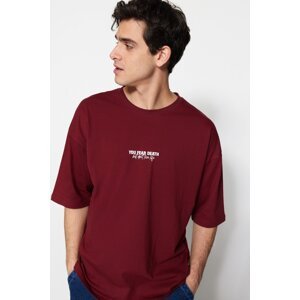 Trendyol Men's Burgundy Oversize/Wide-Fit 100% Cotton Crew Neck Minimal Text Printed T-Shirt
