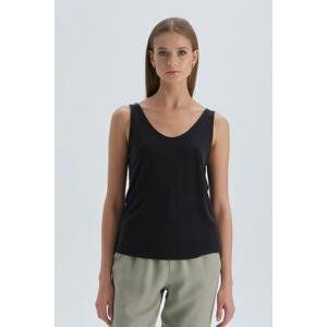 Dagi Black Sleeveless V-Neck Undershirt