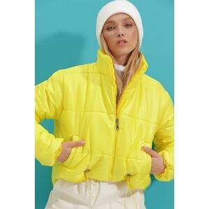 Trend Alaçatı Stili Women's Light Yellow High Neck Double Pocketed Elastic Waist Puffer Puffer Coat