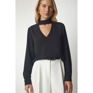 Happiness İstanbul Women's Black Window Detailed Low-cut Crepe Blouse