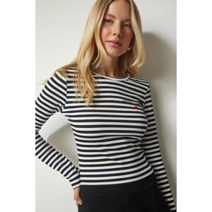 Happiness İstanbul Women's Black and White Embroidered Striped Corded Knitted Crop Blouse