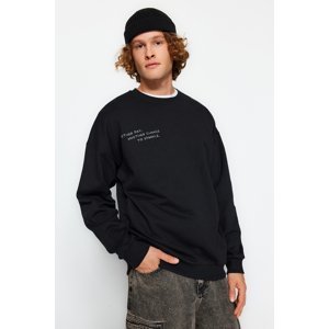 Trendyol Men's Black Oversize/Wide-Fit Text Embroidered Fleece Pocket Sweatshirt