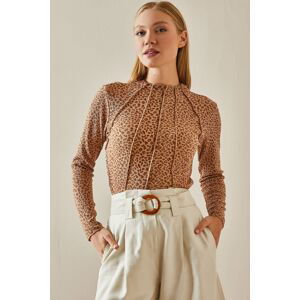 XHAN Taba Stitch Detail Half Turtleneck Blouse