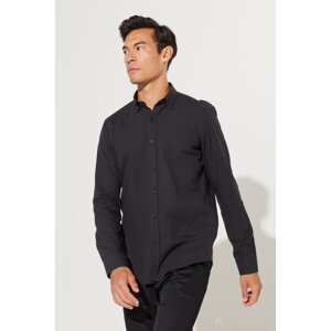 AC&Co / Altınyıldız Classics Men's Black Slim Fit Slim-fit Oxford Buttoned Collar Linen-Looking 100% Cotton Flared Shirt.