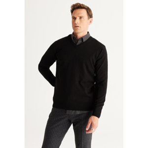 AC&Co / Altınyıldız Classics Men's Black Standard Fit Normal Cut V-Neck Knitwear Sweater.