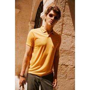 ALTINYILDIZ CLASSICS Men's Yellow Slim Fit Narrow Cut Polo Neck Pocketed Short Sleeve Linen Look T-Shirt