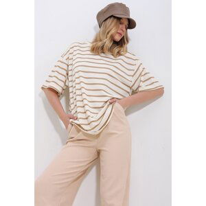 Trend Alaçatı Stili Women's Milk Coffee Crew Neck Ribbed Striped 2 Thread Unisex T-Shirt