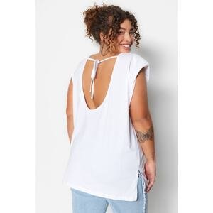 Trendyol Curve bílý udržitelnější dekoltový pletený tričko s páskem