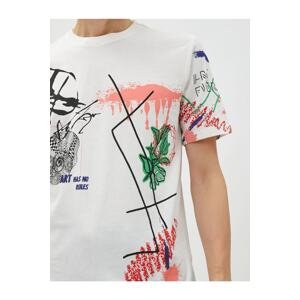 Tričko s potiskem Koton Slogan s abstraktní kresbou s detailním výstřihem posádky bavlna.