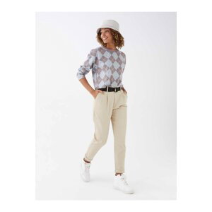LC Waikiki Women's Carrot Pants with Pocket Detail are a comfortable fit.
