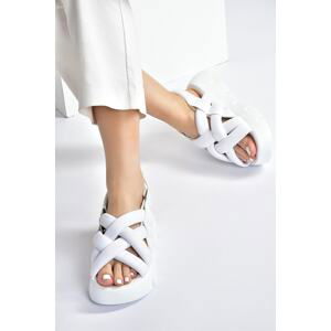 Fox Shoes White Fabric Thick Soled Women's Sandals