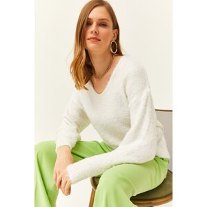 Olalook Women's White V-Neck Bearded Soft Textured Knitwear Sweater