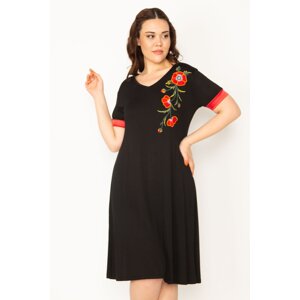 Şans Women's Plus Size Black Embroidery Detailed Sleeve Satin V-Neck Dress