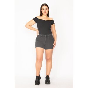 Şans Women's Large Size Black Denim Shorts with Side and Back Pockets