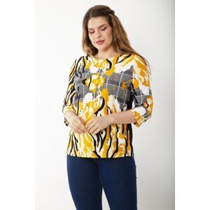 Şans Women's Plus Size Colorful Cotton Fabric Capri Sleeve Front Patterned Blouse