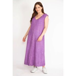 Şans Women's Lilac Plus Size Lace Detailed V-Neck Linen Dress with Side Slits.
