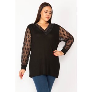 Şans Women's Plus Size Black Collar And Sleeve Lace V-Neck Blouse