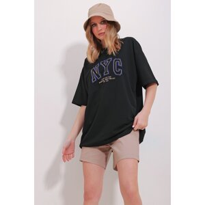 Trend Alaçatı Stili Women's Black Crew Neck Two Thread Embroidered Oversize Unisex T-Shirt
