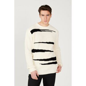 AC&Co / Altınyıldız Classics Men's Ecru-Black Oversize Wide Cut Crew Neck Patterned Knitwear Sweater