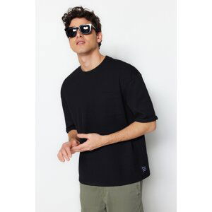 Trendyol Black Relaxed Crew Neck Short Sleeve Pocket Label Detail T-Shirt