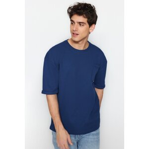 Trendyol Limited Edition Indigo Men's Relaxed Crew Neck Short Sleeve Pocket Label Detailed T-Shirt