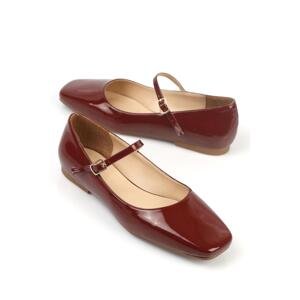 Capone Outfitters Blunt Toe Banded Margin Jane Patent Leather Burgundy Women's Ballerinas