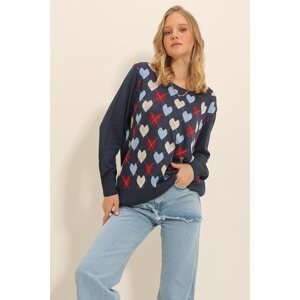 Trend Alaçatı Stili Women's Navy Blue Boat Neck Heart Motif Oversize Knitwear Sweater
