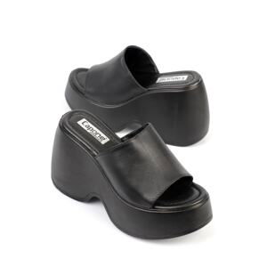 Capone Outfitters High Wedge Heel Women's Slippers