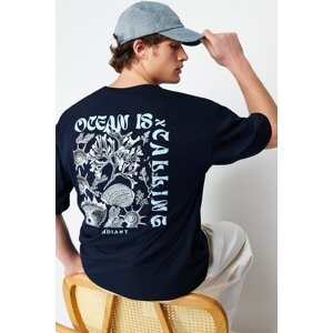 Trendyol Navy Blue Oversize/Genil Cut Back Fluffy Text Printed 100% Cotton T-shirt