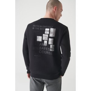 Avva Men's Black Crew Neck 3 Thread Inside Fleece Printed Standard Fit Normal Cut Sweatshirt