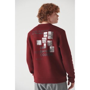 Avva Men's Claret Red Crew Neck 3 Threads Inside Fleece Printed Standard Fit Normal Cut Sweatshirt