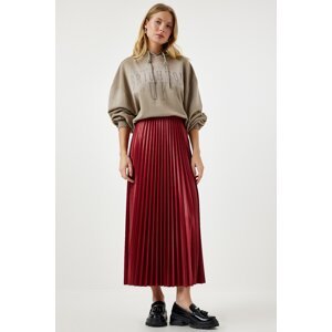Happiness İstanbul Women's Red Shiny Finish Pleated Knitted Skirt