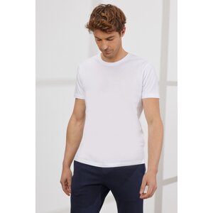 ALTINYILDIZ CLASSICS Men's White Slim Fit Narrow Cut Crew Neck 100% Cotton Short Sleeve T-Shirt