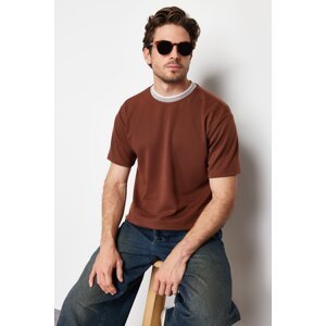 Trendyol Limited Edition Brown Men's Relaxed/Comfortable Cut Knitwear Banded Textured Pique T-Shirt