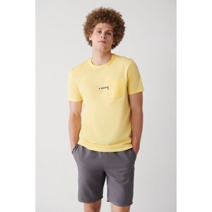 Avva Men's Yellow 100% Cotton Crew Neck Pocket Printed Standard Fit Regular Fit T-shirt