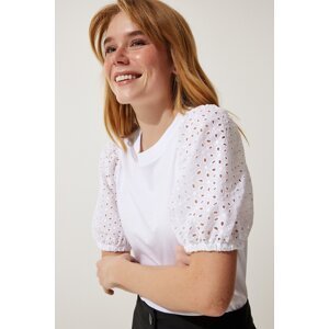 Happiness İstanbul Women's White Scalloped Knitted T-Shirt