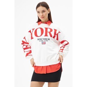 Laluvia Ecru Red New York Printed Sweatshirt