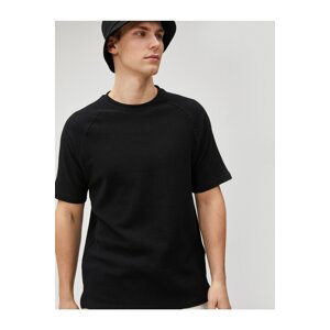 Koton Basic T-Shirt Crew Neck Textured Raglan Sleeve Detail